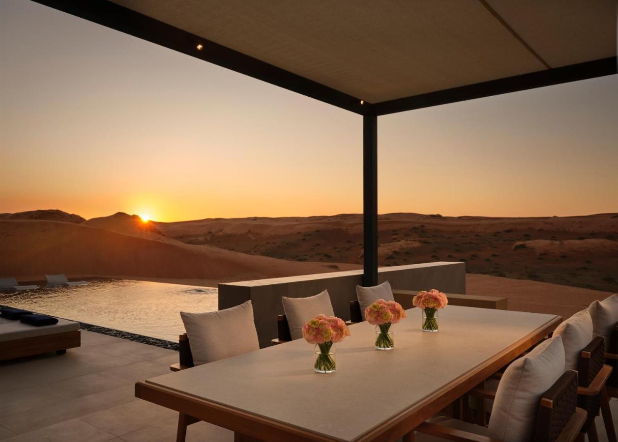 فندق ريتز كارلتون رأس الخيمة,صحراء الوادي المظهر الخارجي الصورة Sunset at Al Maha Desert Resort