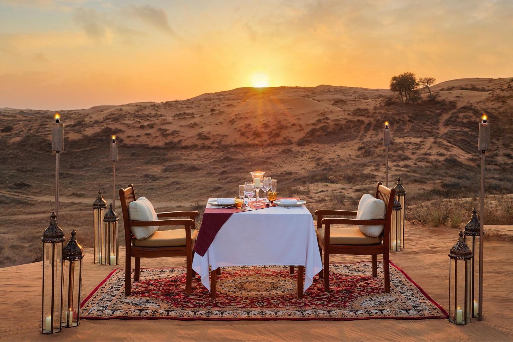 فندق ريتز كارلتون رأس الخيمة,صحراء الوادي المظهر الخارجي الصورة A desert safari in Dubai
