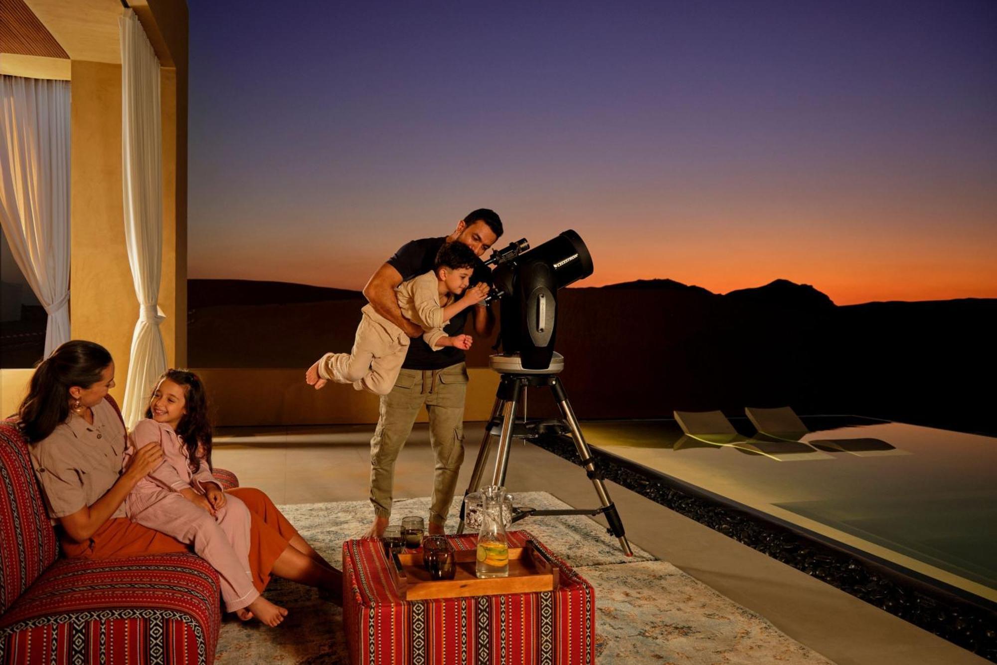 فندق ريتز كارلتون رأس الخيمة,صحراء الوادي المظهر الخارجي الصورة Stargazing at Al Maha Desert Resort