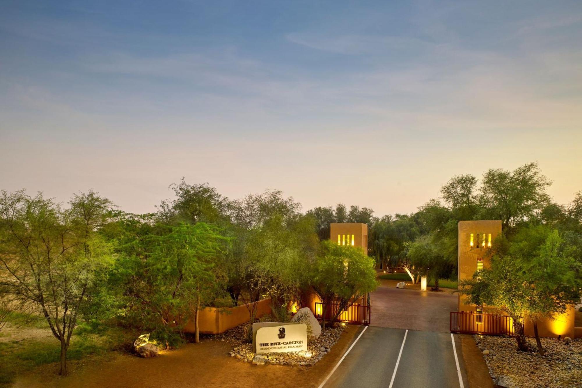 فندق ريتز كارلتون رأس الخيمة,صحراء الوادي المظهر الخارجي الصورة Entrance to the Boulders Resort
