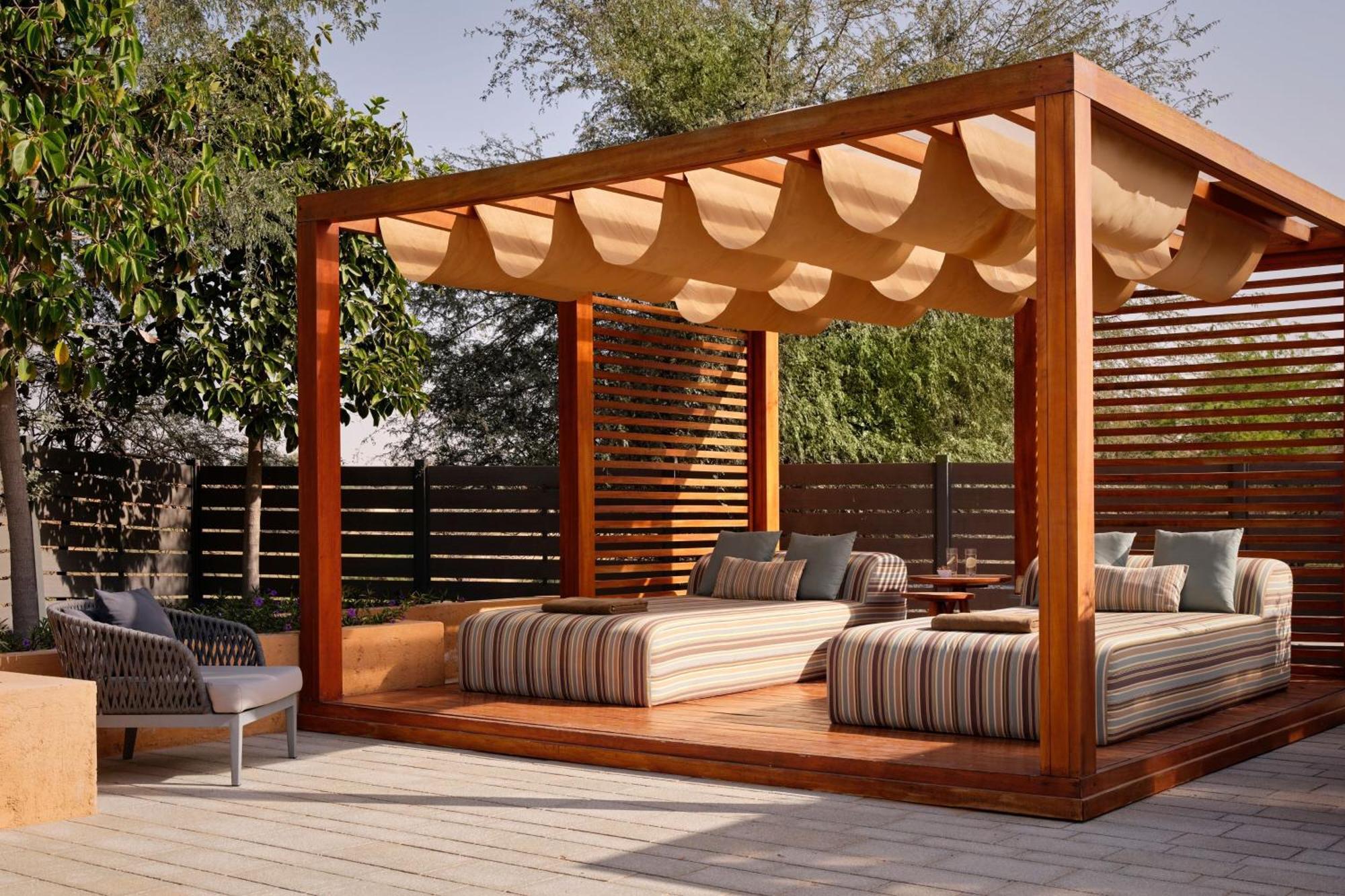 فندق ريتز كارلتون رأس الخيمة,صحراء الوادي المظهر الخارجي الصورة A pergola